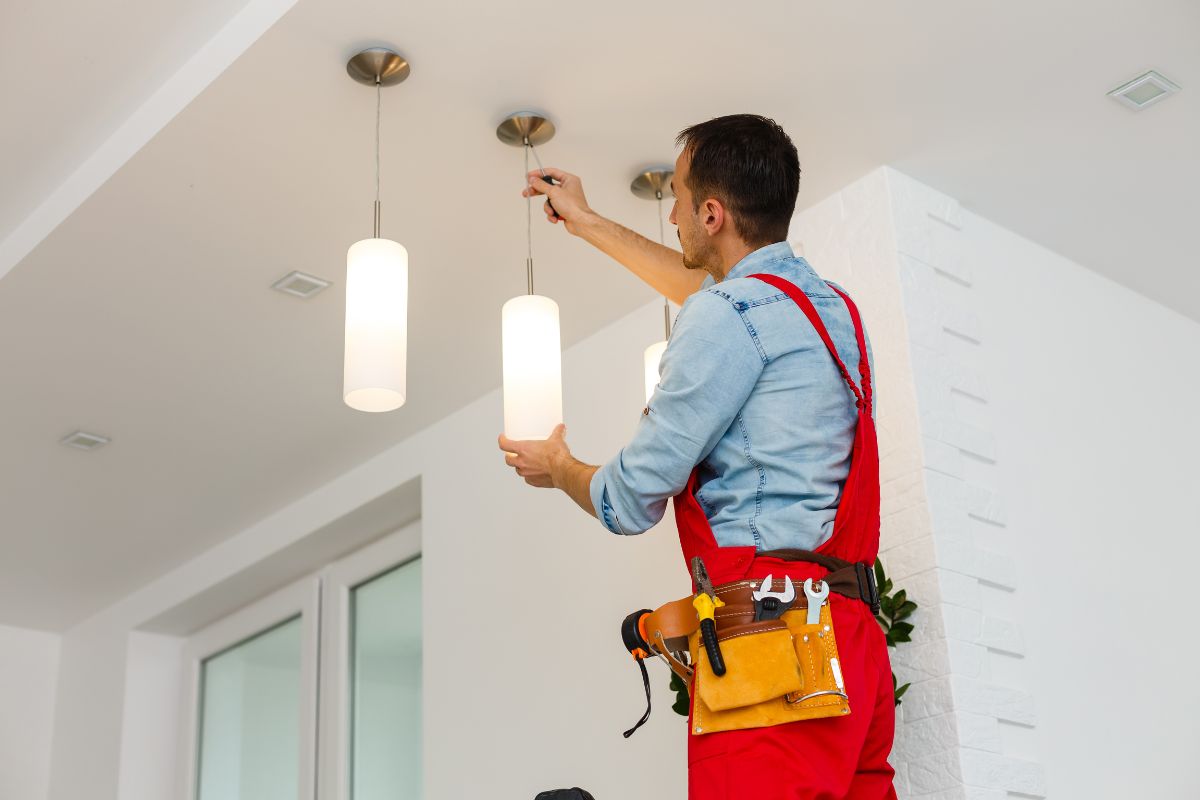 Installing Pendant Lighting (1)