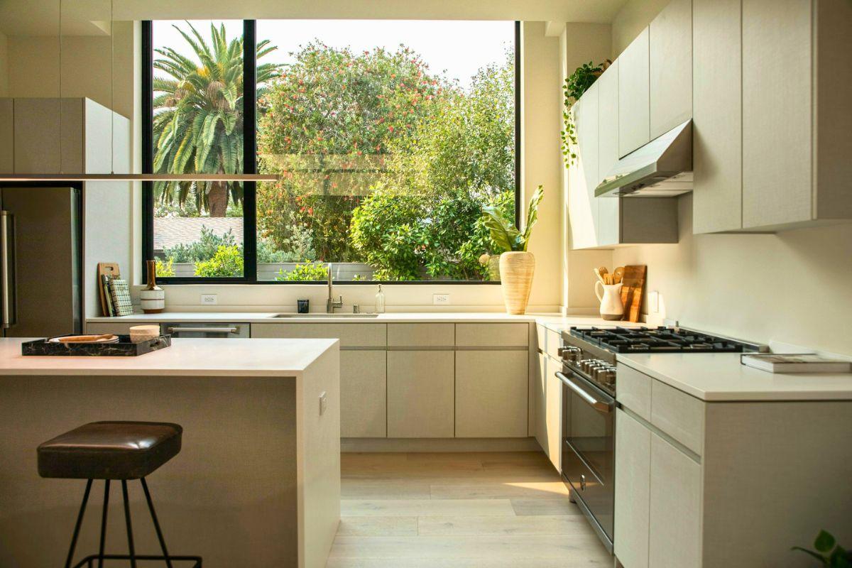6 Tips To Design Perfect Kitchen Layout For Active Families