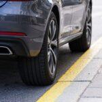 can you park on a single yellow line safely