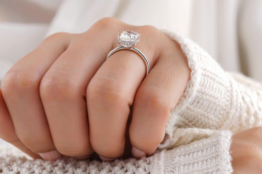 Buying An Engagement Ring In London? Look Beyond The Spotlights